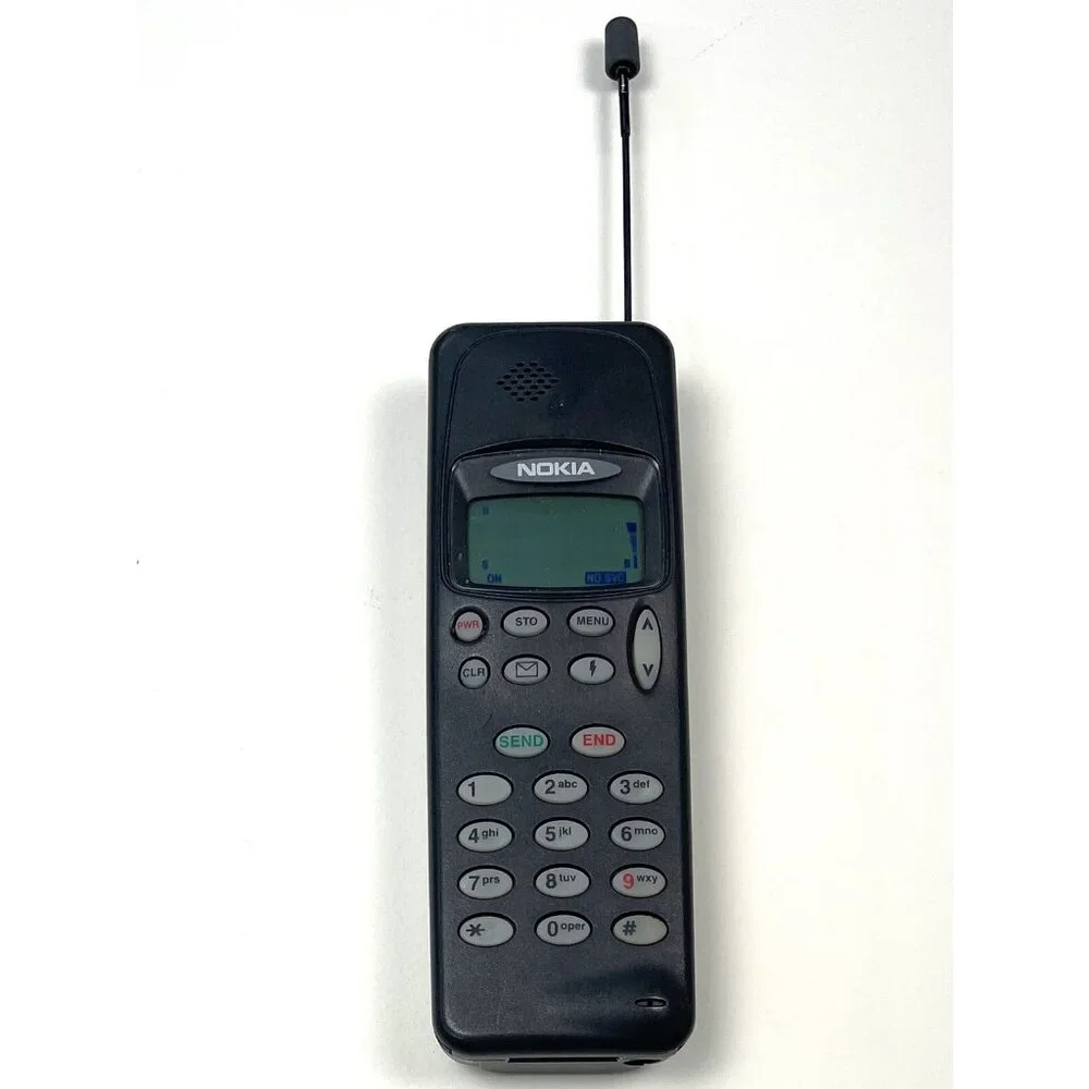 VTG NOKIA Brick Style Mobile CELL PHONE Model 100 w/ AC Power Cord & Car Charger